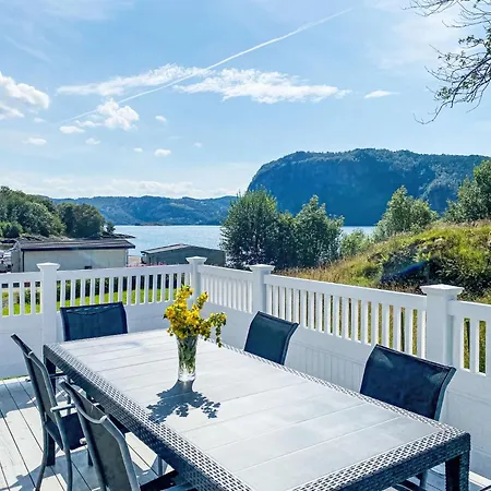 Holiday home Sjotun By Interhome Hyllestad