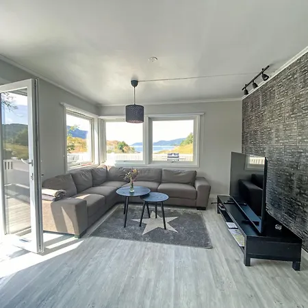 Holiday home Sjotun By Interhome